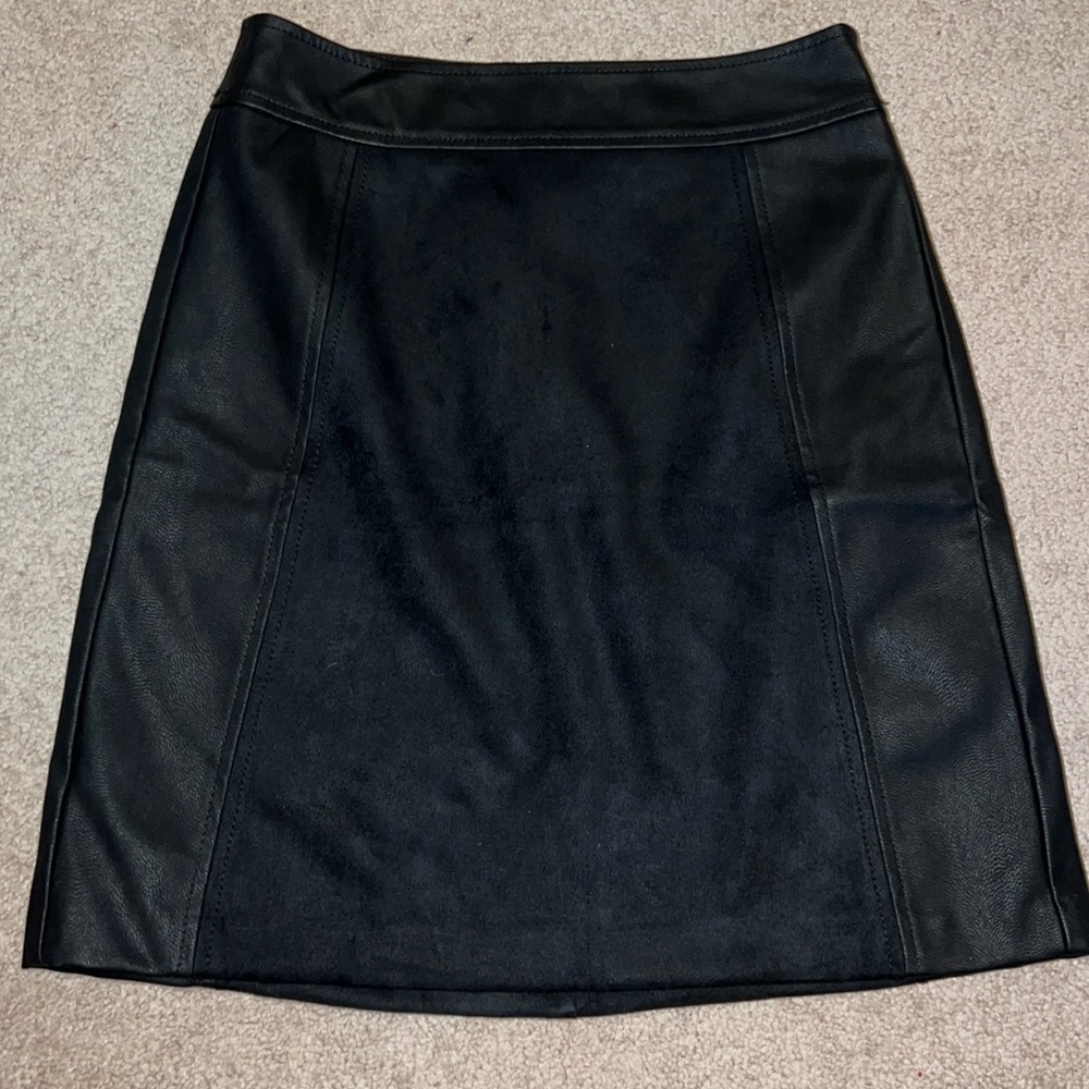 LOFT FAUX LEATHER/SUEDE SKIRT